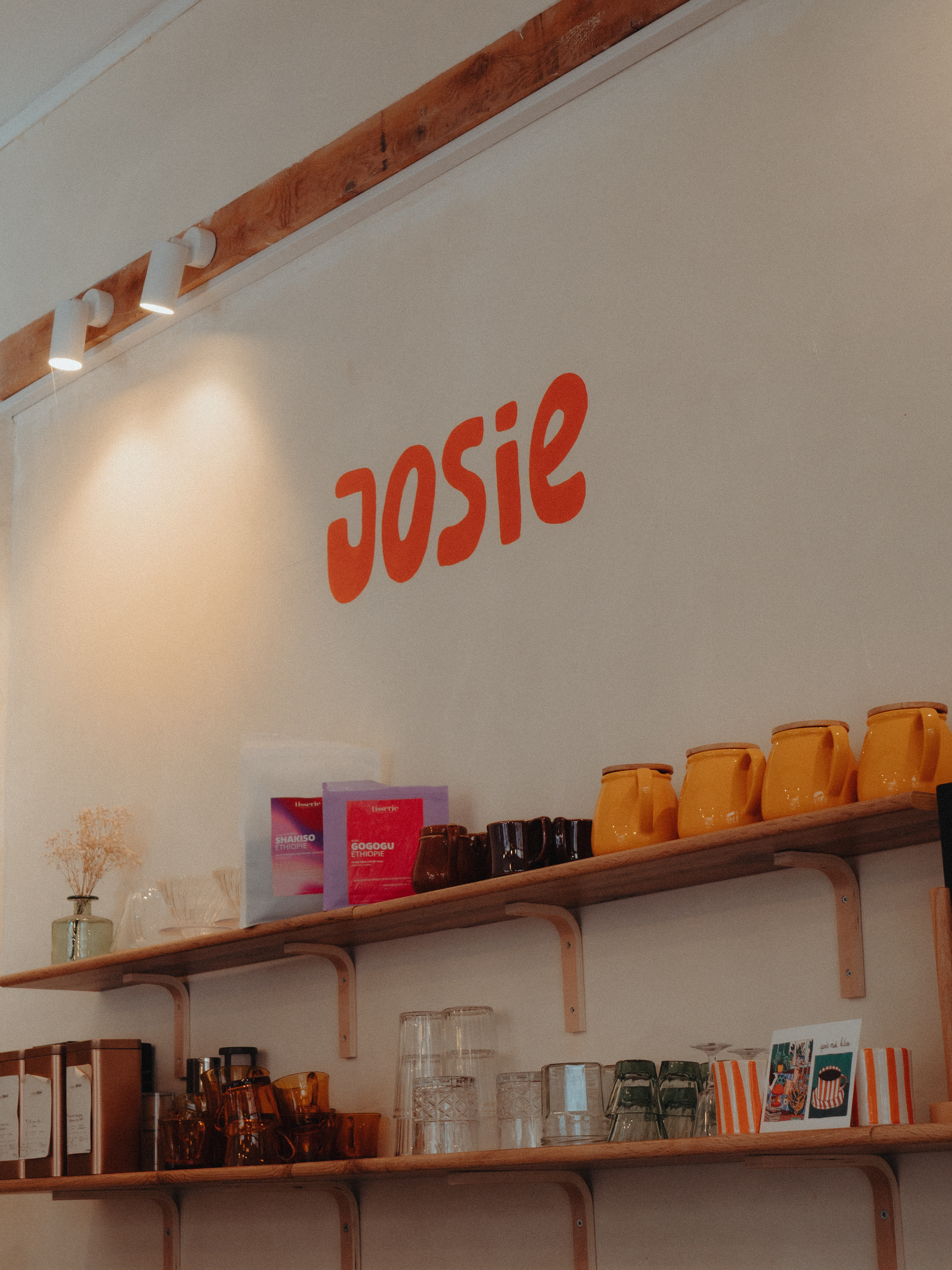 Josie coffee shop Marseille architecture