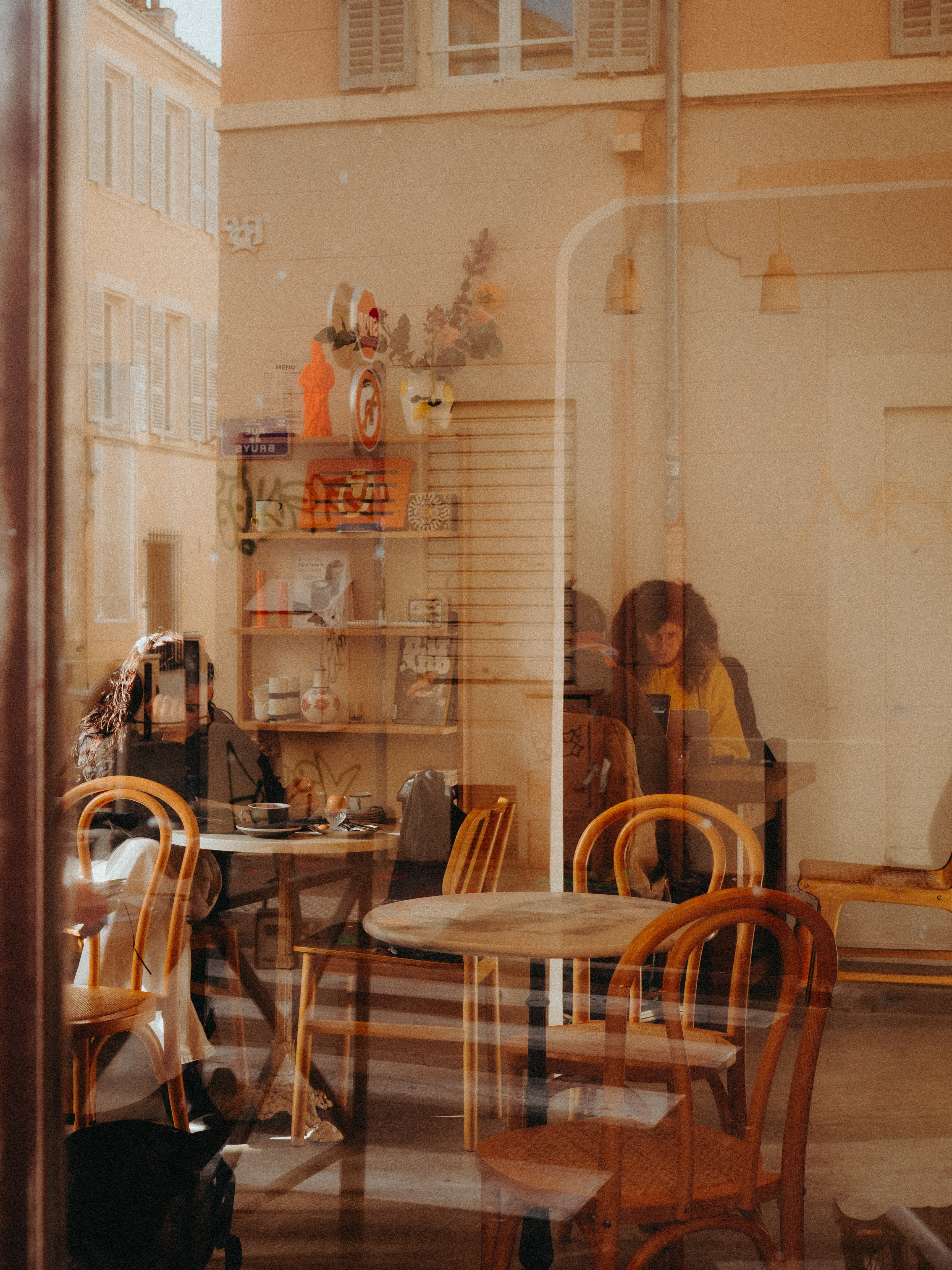 Josie coffee shop Marseille interior design