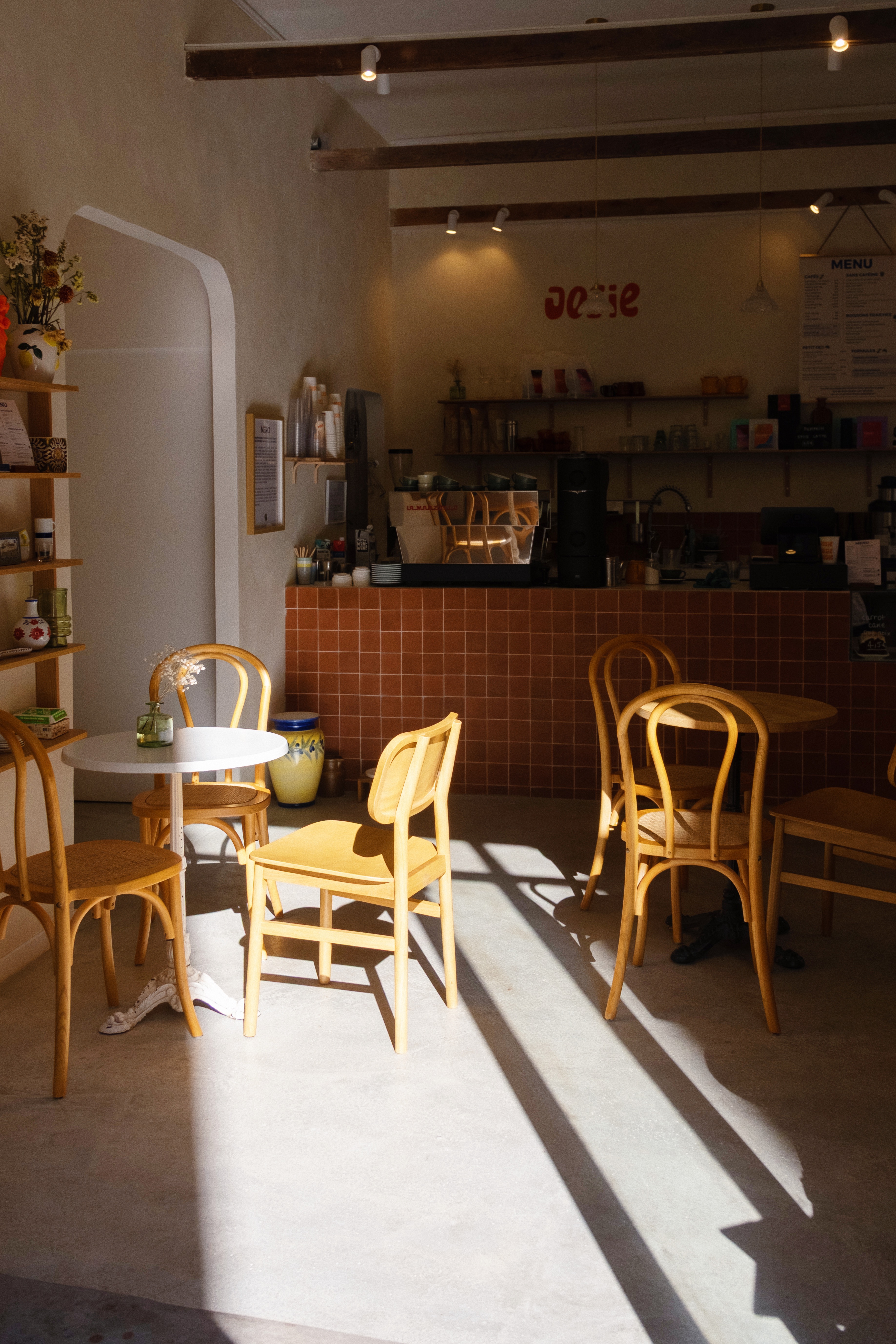 Josie coffee shop Marseille vintage