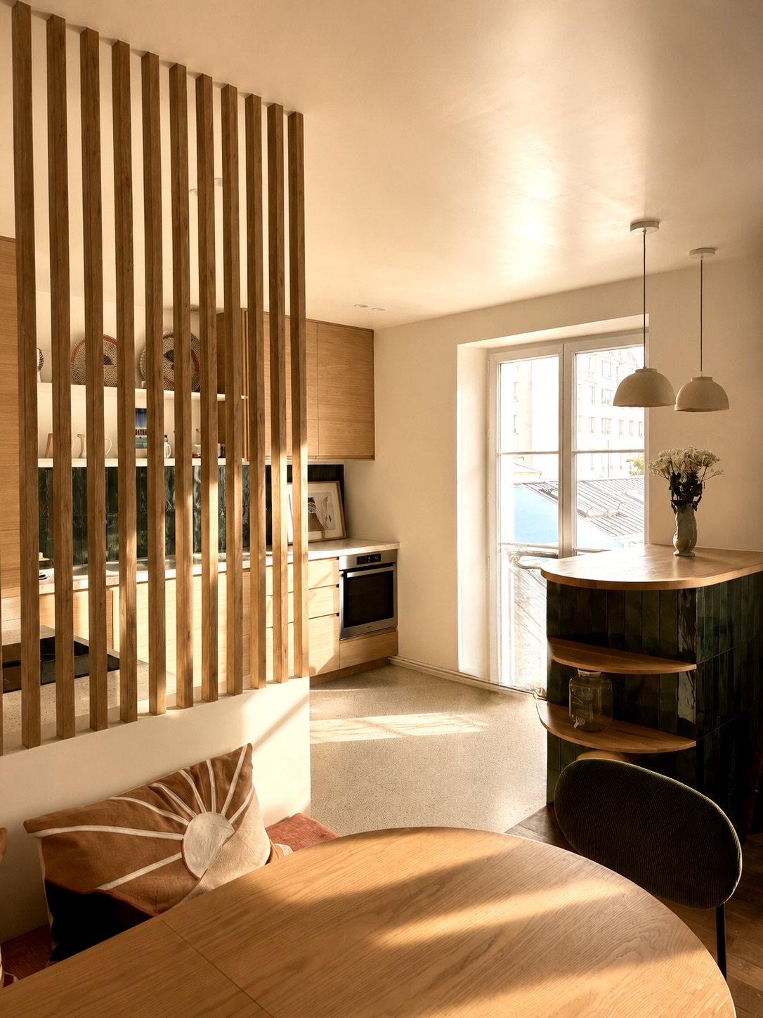 Salle à manger rénovation Petites Écuries Paris 10